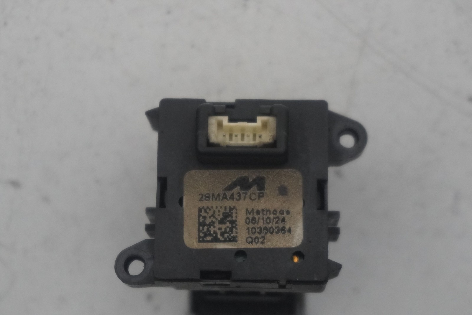 McLaren 750S 2025 Center console switch P/N 28MA437CP