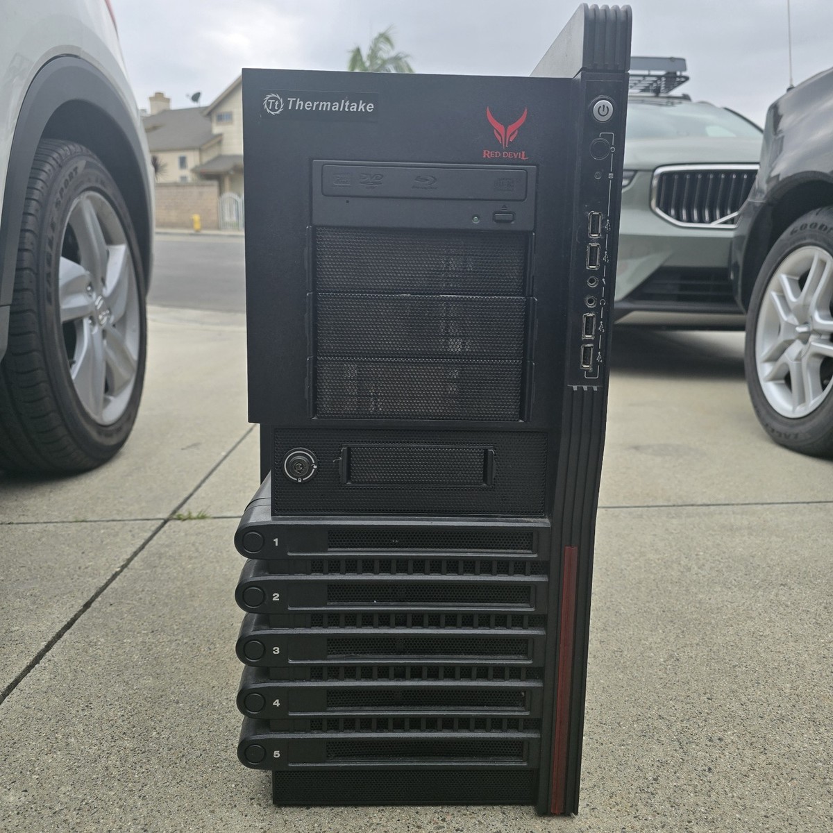 Thermaltake Level 10 GT Black Steel, Concept case designed