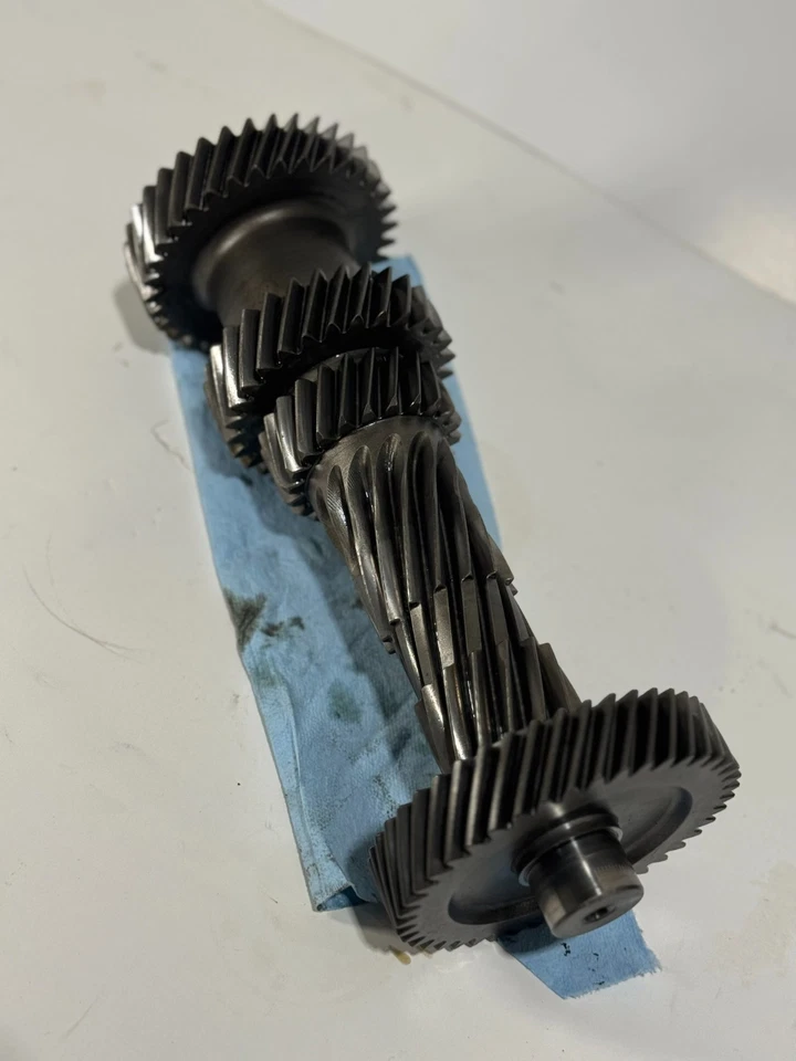 1993 GMC / CHEVY C / K 1500 2500 NV3500 TRANSMISSION COUNTER GEAR SHAFT USED - Image 4 of 4