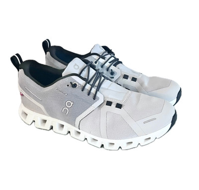 Women s Sz 9 - On Running Cloud 5 Waterproof Glacier W Grey  