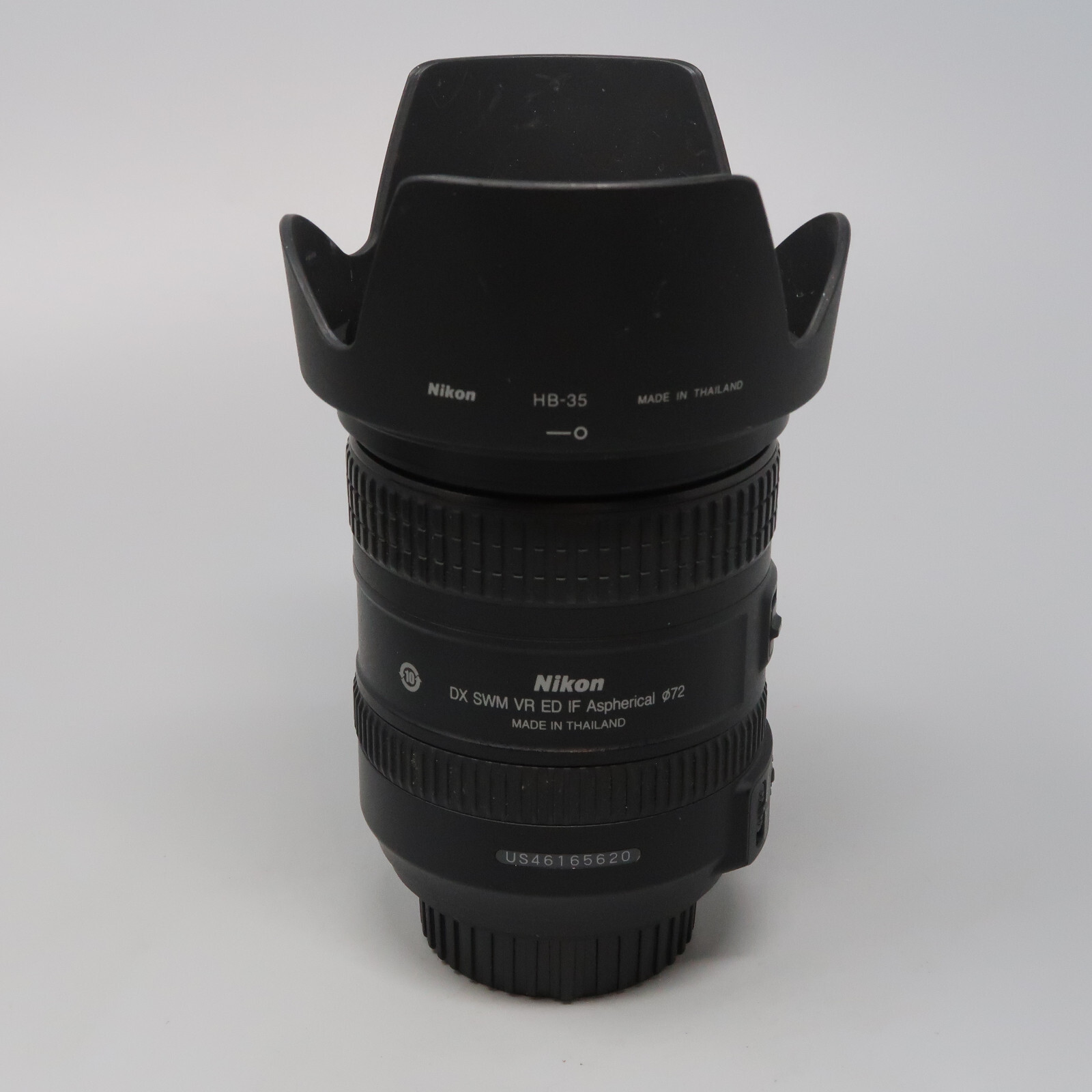 Nikon AFS DX NIKKOR 18200mm f/3.55.6G ED VR II Lens plus Lens Hood