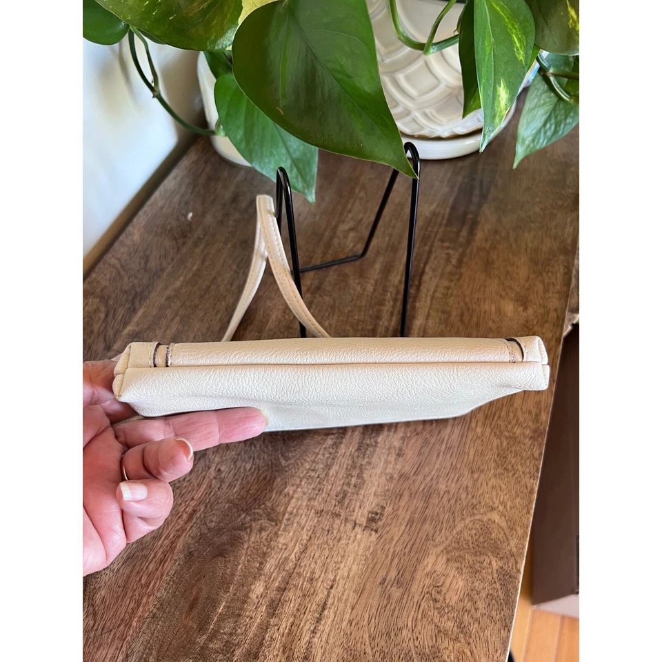 Nicole Miller NY кошелек с ремешком застежки из искусственной кожи бумажник карты держатель бежевый - Изображение 4 из 4