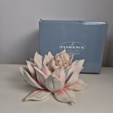 Giuseppe Armani Water Lily Baby Figurine Flower Baby Capodimonte Florence 7542C