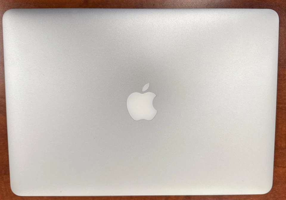 Apple MackBook Air A1466 13.3 inch Laptop 2017 2.2GHz 8GB RAM 500GB SSD - Image 4 of 4