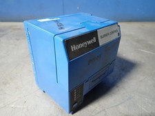 HONEYWELL RM7890A1015 BURNER CONTROL  09251530486