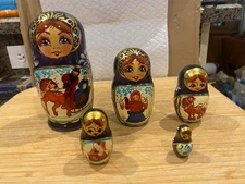VINTAGE WOODEN RUSSIAN  HAND-PAINTED MATRYOSHKA  5 PIECE RUSSIAN NESTING DOLL-6"