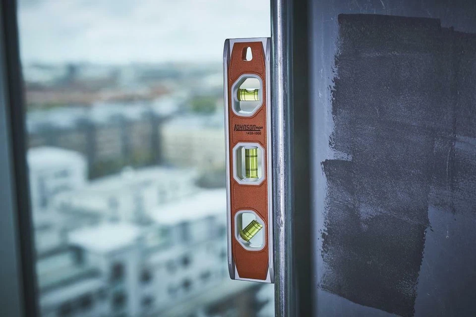 Johnson Level 1435-1000 10" EZ Read Magnetic Torpedo Level Heavy Duty - Image 4 of 4