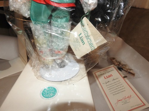 Hamilton International Children Porcelain Doll "Lian", NIB with papers, 1991 - Picture 4 of 8