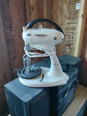 Vintage 1950s Hamilton Beach Model G Electric Mixer (Works), Beaters,