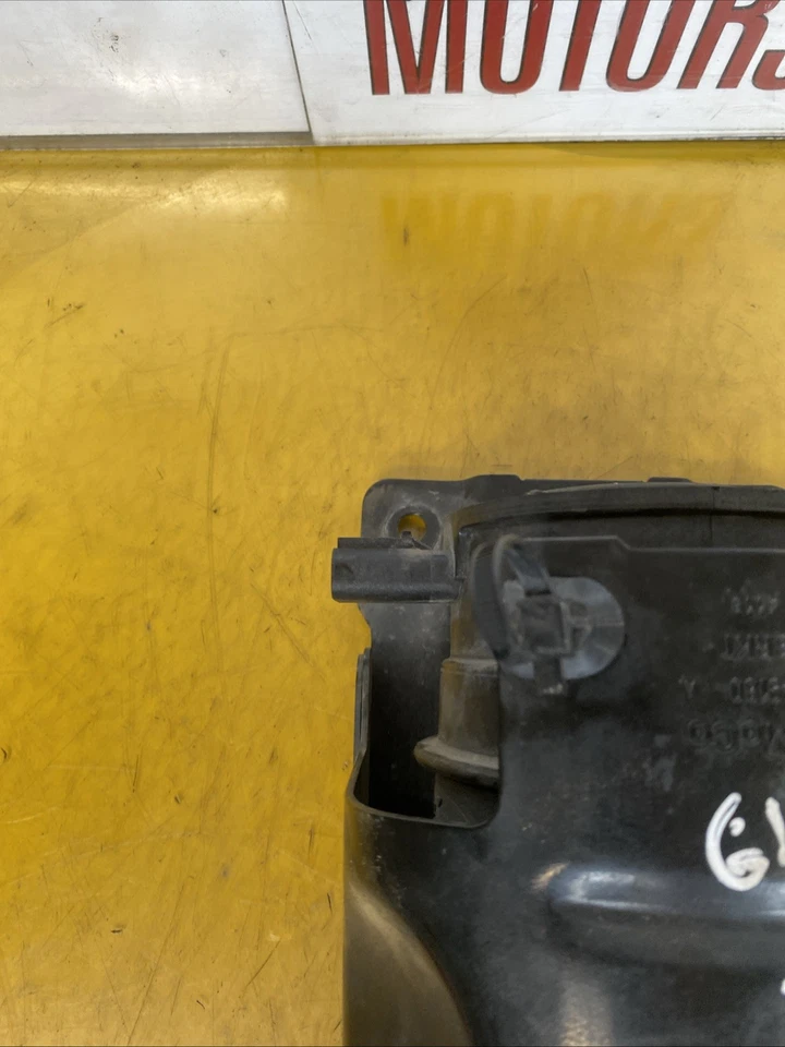 Carcasa de filtro de combustible personalizada Ford Transit 2,0 diésel YMF6 GK219155AE 2018-2024 Foto 3 de 4