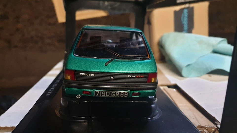 peugeot 205 gti griffe 1/18 norev - Photo 3/4