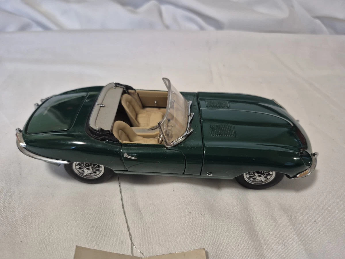 Franklin Mint - 1:24 - Jaguar E-Type Coupé red von 1961