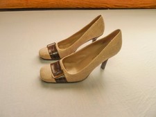 Bandolino Flawless Vintage Women's Stiletto Heels Beige Buckle Accent Tweed.