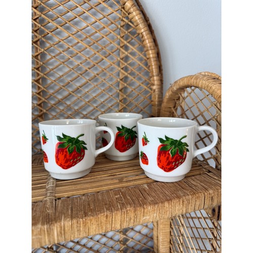 Vintage Georges Briard Strawberry Cups Mugs Set of 3 MCM Cottagecore