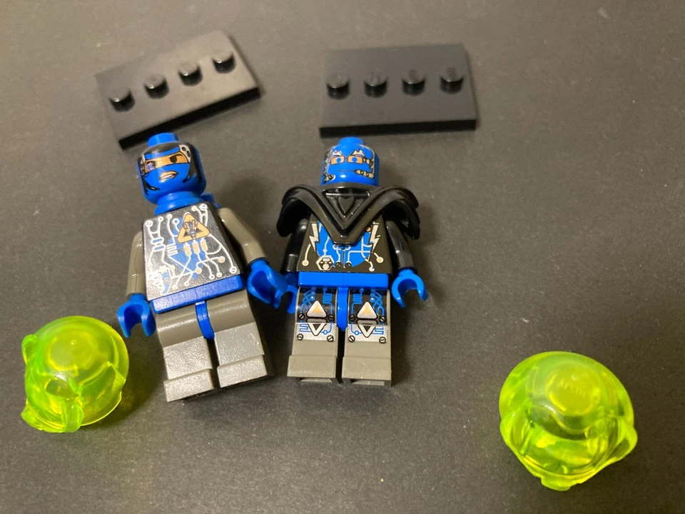 LEGO System  Space Insectoids Minifigure Retired Good Condition from Japan - Image 3 of 4