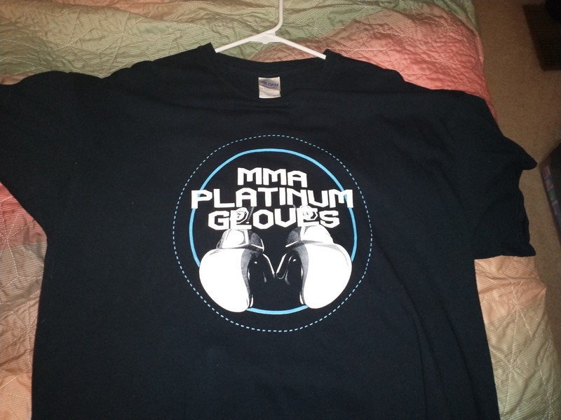 MMA Platinum Gloves T-shirt - Size XL