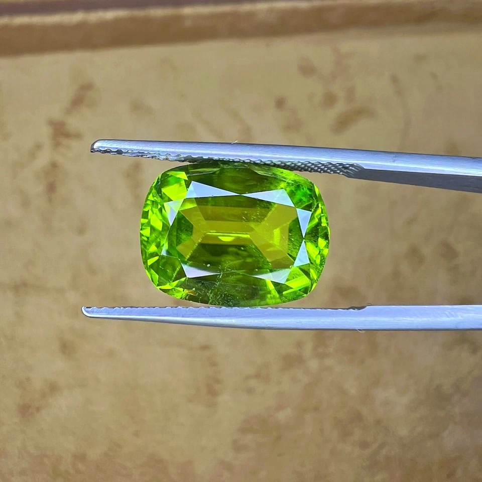 Piedra preciosa cojín peridoto natural 14,6x11,2x7,1 mm, peso - 9,27 quilates limpieza de ojos Foto 2 de 4