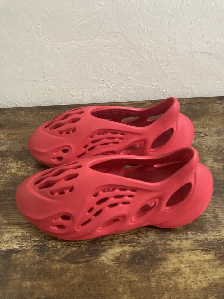 Yeezy Foam Runner Vermillion RNNR Foamrunner para hombre talla 10 Foto 2 de 4