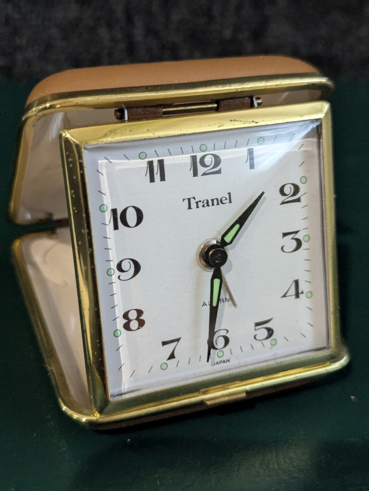 Vintage travel alarm clock in Great condition. Tranel. Carmel brown color.