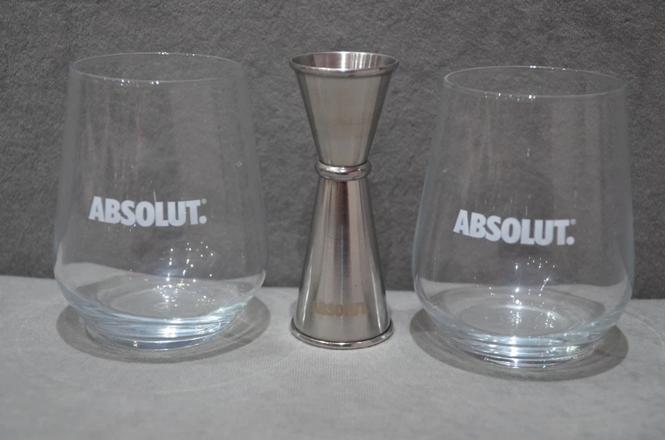 ❋ 2x Absolut Swedish Vodka 440ml Cocktail Glass + 1x Jigger Brand New Set ❋ - Image 1 of 4