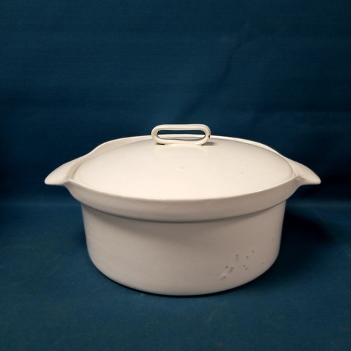 Bennington Potters Vermont #1622White Stoneware Casserole Round W/Lid 10.5" 