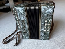 Kleines Schifferklavier von Tosca mit Koffer