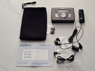 Super Vintage Sony Walkman Personal Radio Cassette Tape Player/Recorder WM GX822