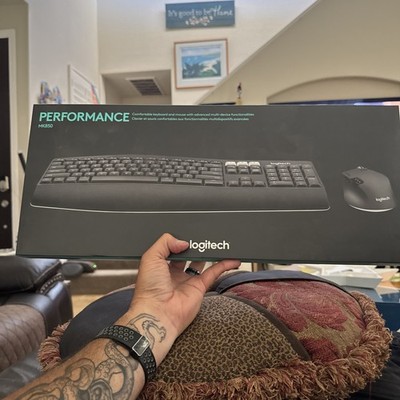 Logitech MK850  PERFORMANCE Wireless Keyboard  Mouse Bundle NEW SEALED!