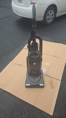 Riccar R25S Upright Vacuum - Excellent Condition Floor Display Model