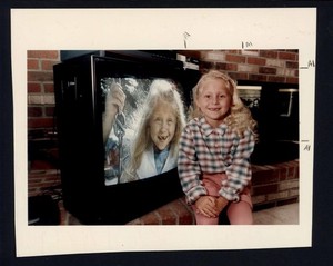 6-1/2 x 8-1/2 (trimmed) press photo -  LINDSAY RIDGEWAY with TV SCREEN