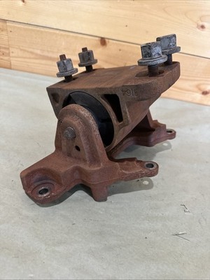 2011-2016 Ford F250 SD F350 SD 6.2L Right Support Mount Bracket OEM BC3Z-6038-C
