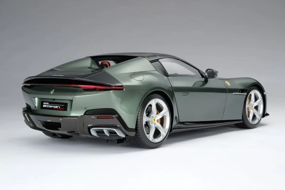 Ferrari 12 Cilindri Spider (Verde Toscana) [Fully opening] By: Amalgam 1:8 scale - Image 3 of 4