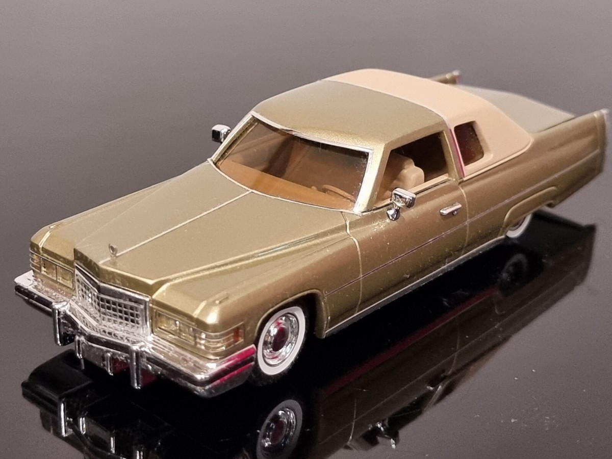 '81 Cadillac Coupe DeVille ダイキャストモデル Neo/Cadillac Cadillac Coupe Deville Devil 1/43 Out Of Print
