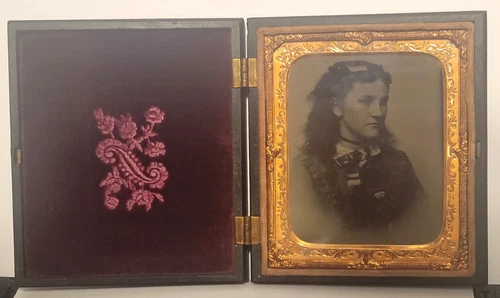 6TH TINTYPE NOT DAGUERREOTYPE BEAUTIFUL LADY VIGNETTE PORTRAIT IN UNION CASE