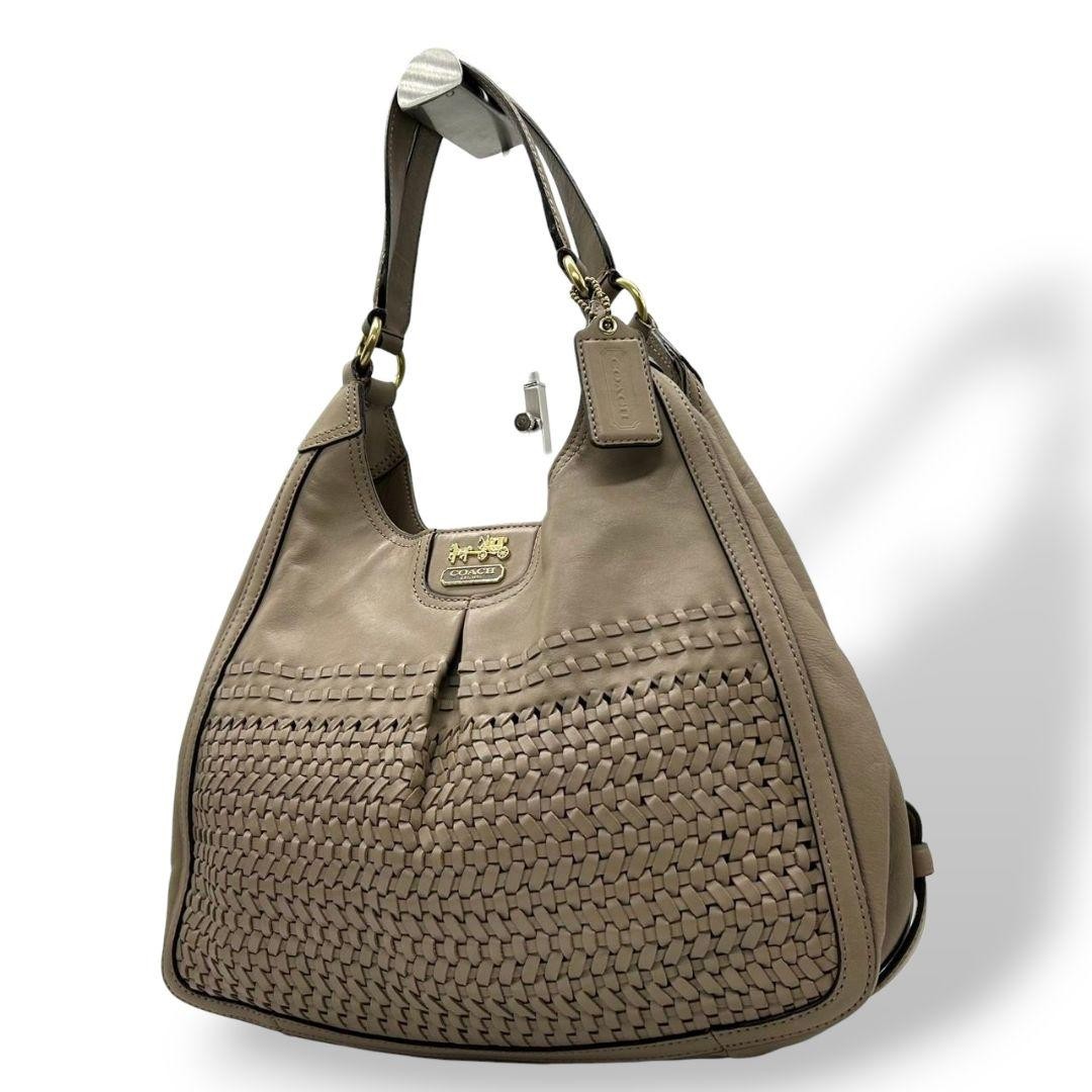 Coach Authentic Leather Beige Shoulder Bag G04202957