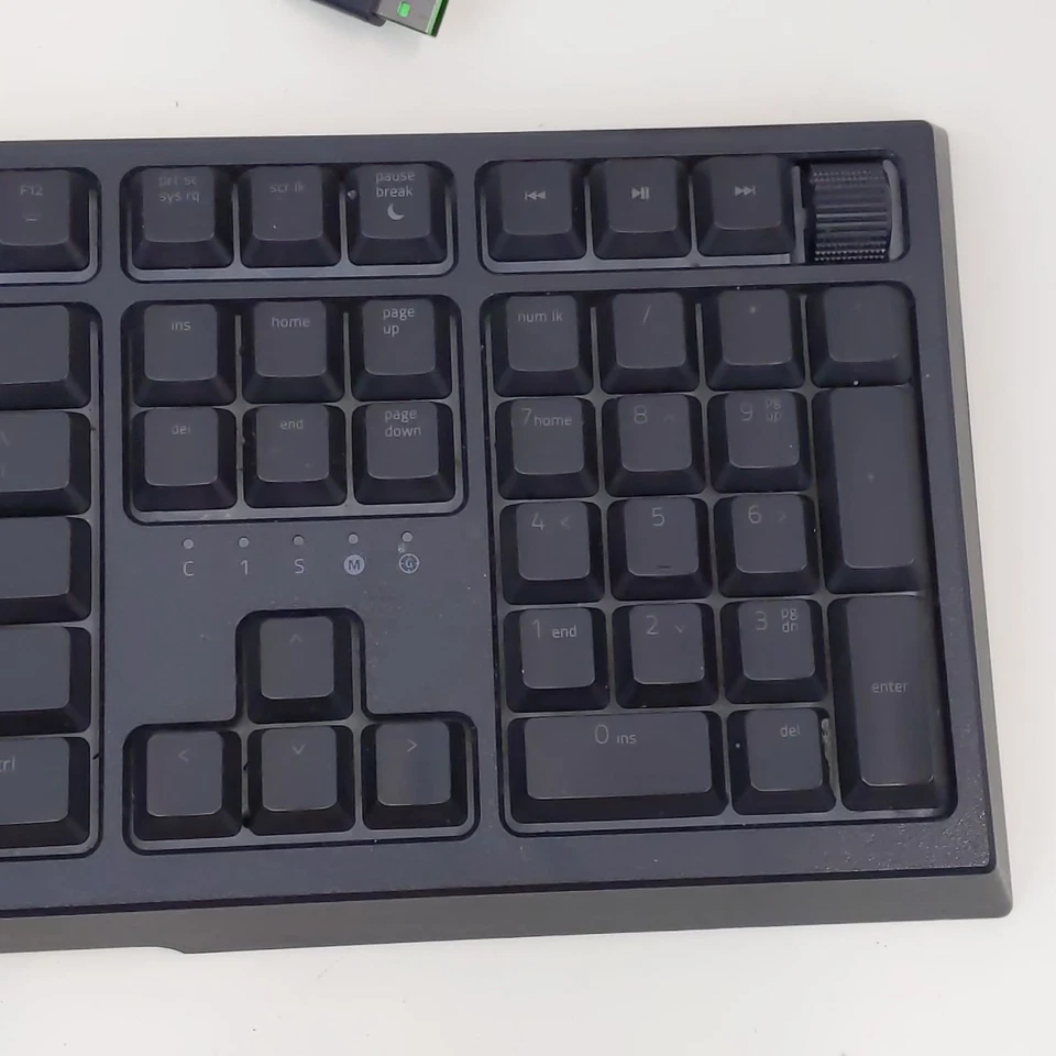 Razer Ornata V2 Gaming Keyboard Mecha-Membrane RGB Wired USB Black RZ03-0338 - Image 4 of 4