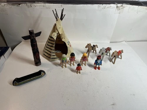 VTG Playmobil Native American Lot 1 Teepee 5 Figures 3 Horses Canoe Totem Pole