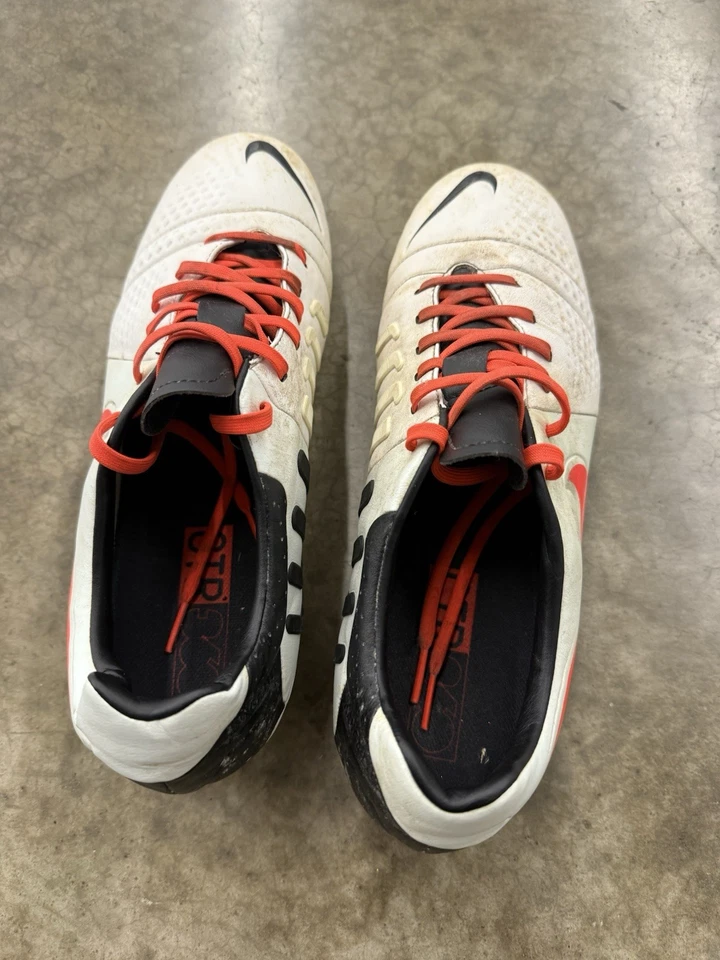 Botines de fútbol para hombre Nike CTR360 Maestri III terreno firme (blanco/negro/naranja) 10,5 Foto 4 de 4