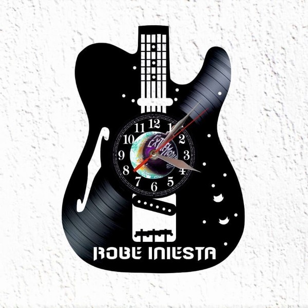 Vinyl Schallplatten Wanduhr Gitarrenform Robe Iniesta Extremoduro-image