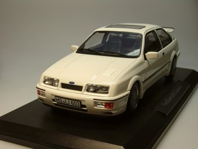 Norev Ford Sierra RS Cosworth, weiss, 1986 - 182771 - 1:18