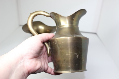 SET OF 2 VINTAGE BRASS PITCHERS WITH PATINA OVER 1 LB EACH INDIA - Picture 3 of 9