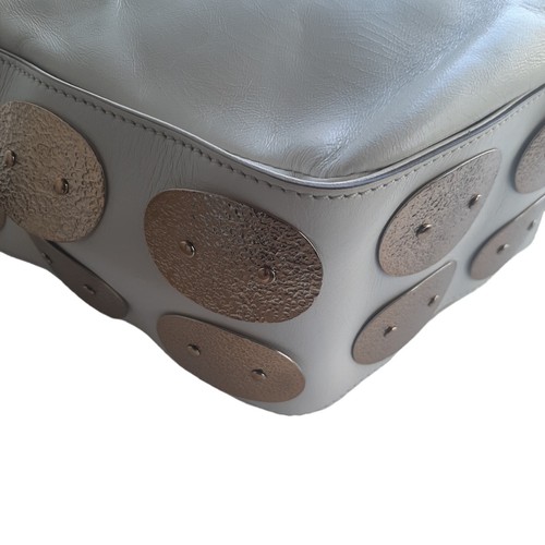 Nuova borsa a tracolla ESCADA medaglione martellato grande in pelle tote bag bianca con oro HW - Foto 9 di 12