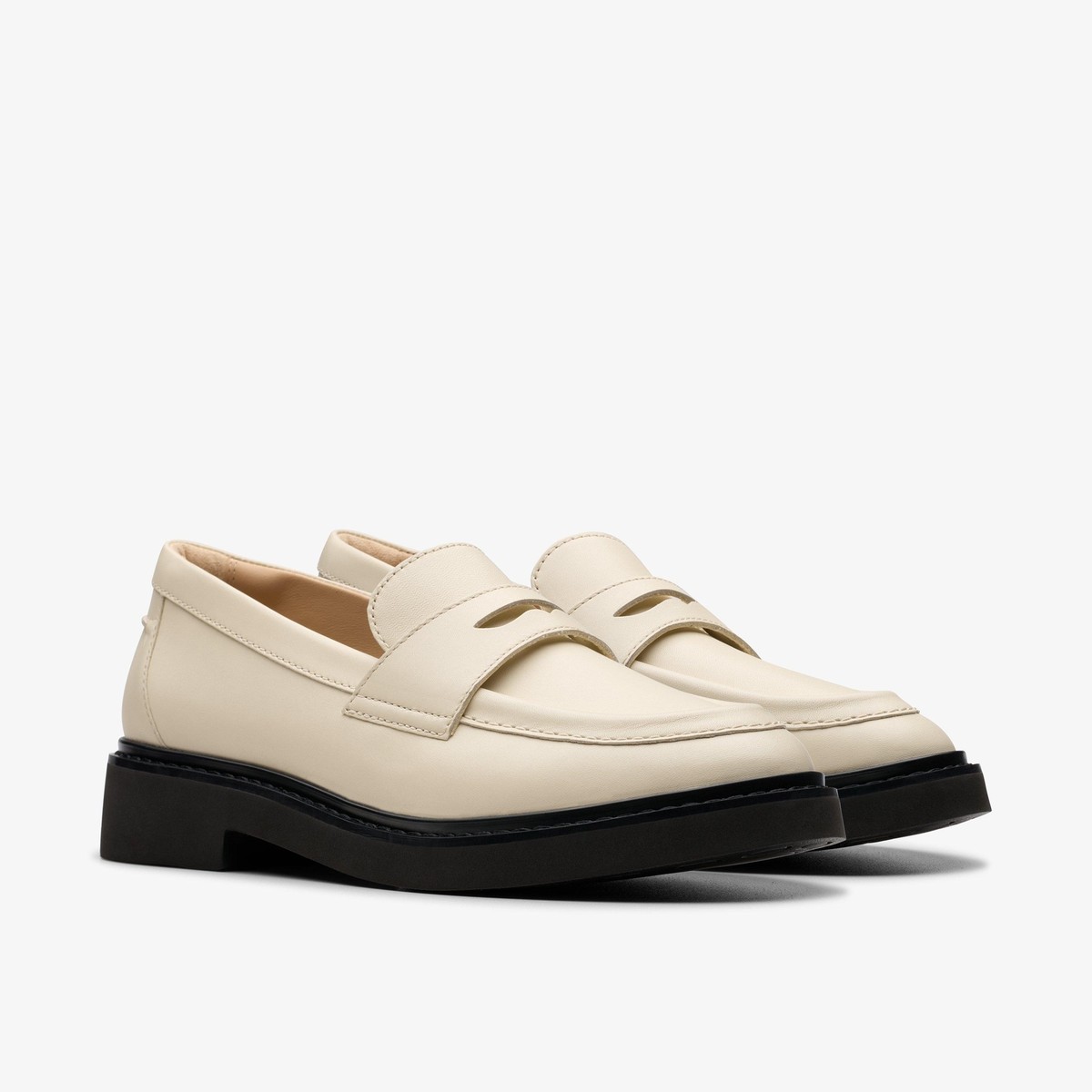 Clarks ブラック エナメルローファー 24cm Clarks ブラック エナメルローファー 24cm