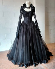 Black Gothic Wedding Dresses Medieval Vintage Lace Applique Corset Ruffle Tulle