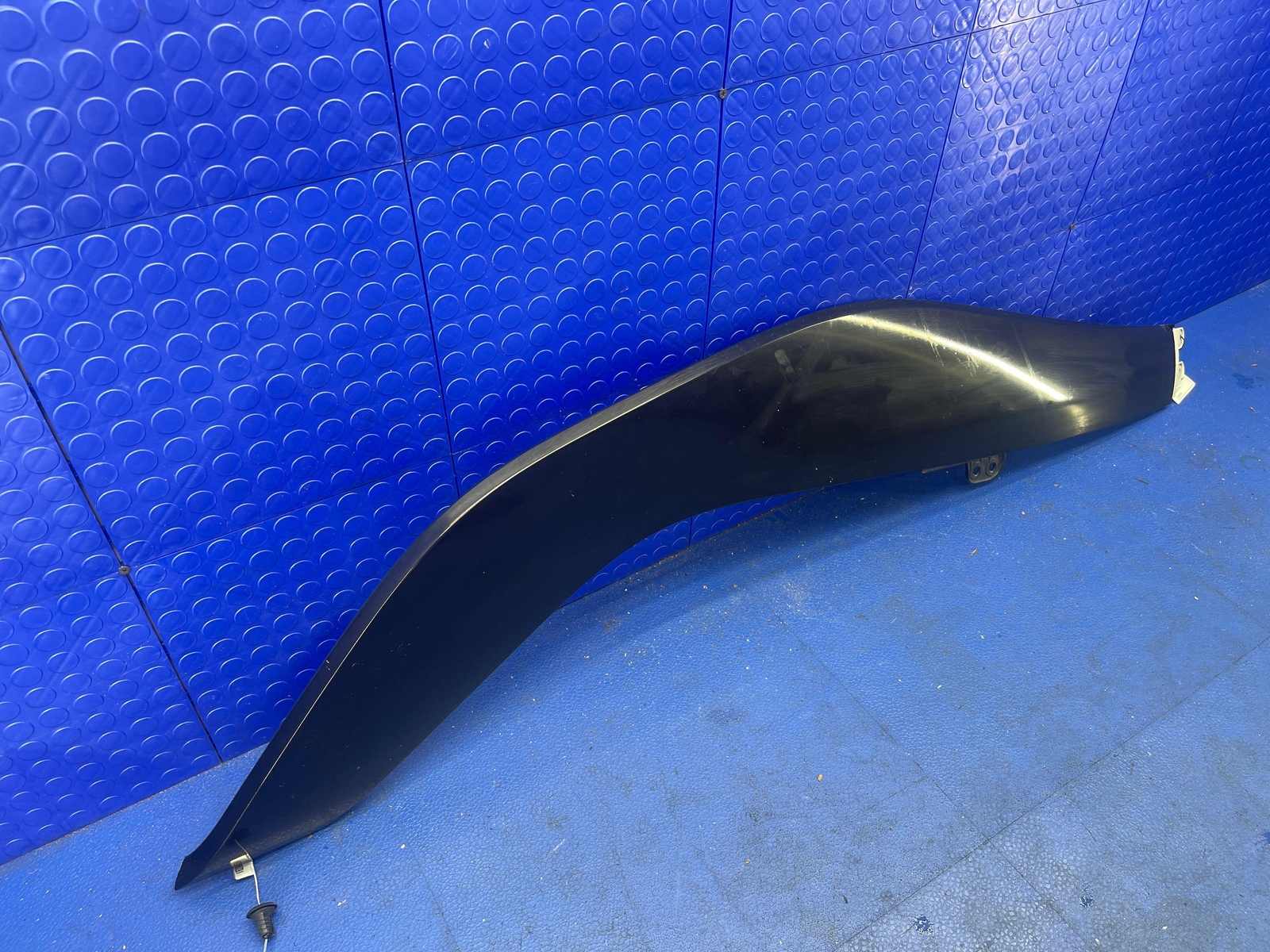 2014-2020 BMW I8 REAR LEFT UPPER QUARTER PANEL SPOILER WING (B97) 51447336415
