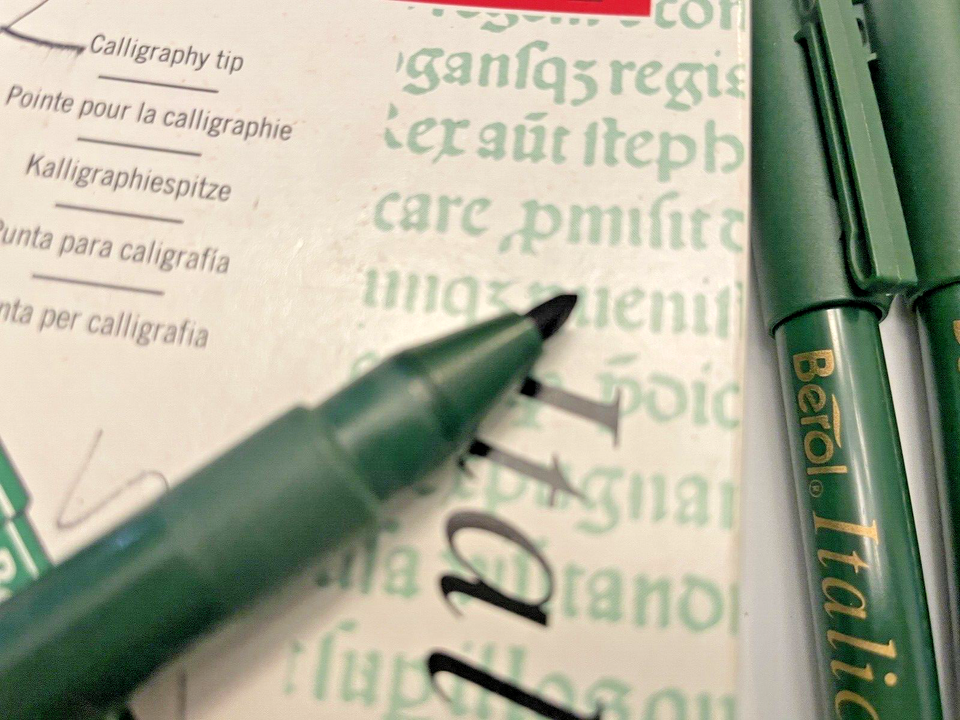 Pens 8 Berol Italic Black Ink Fine Point Green in Original Box