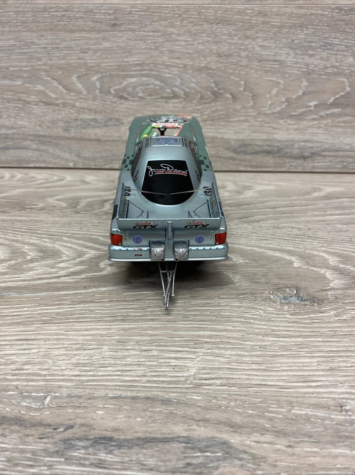 Coche divertido John Force 1/24 James Dean 50 aniversario 2005 Mustang puesta en marcha Foto 3 de 4