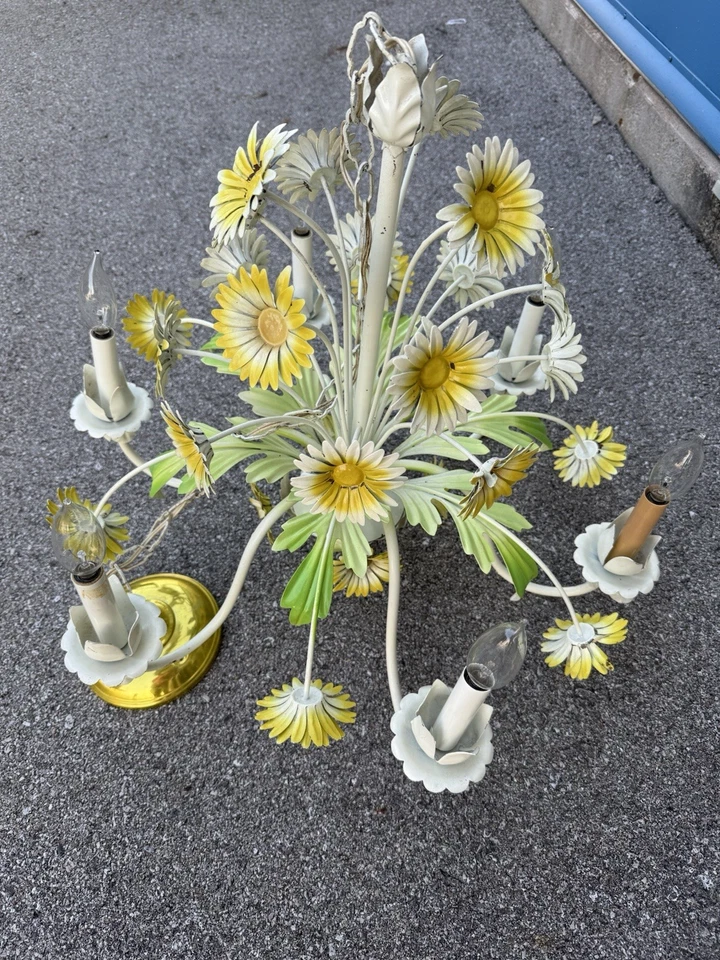 Lámpara de araña Tole Daisey francesa vintage años 50 o 60. MCM moderno de mediados de siglo Foto 4 de 4