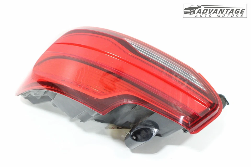 BMW M235I XDRIVE F22 2015-2016 LUZ TRASERA EXTERIOR LUZ TRASERA LED OEM Foto 3 de 4