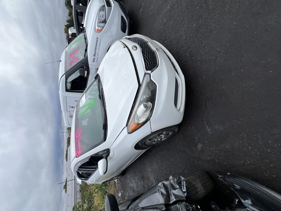 2016 Kia Forte Air Cleaner Assembly OEM 28110A5350 Used 136K Miles White — 第 3/4 张图片